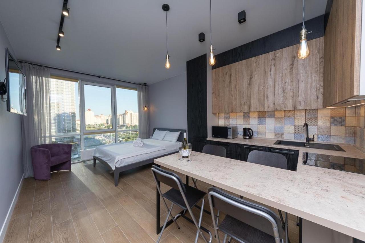Stylish Panoramic Apartments. Smartplaza. Metro Minskaya Kiev Eksteriør bilde