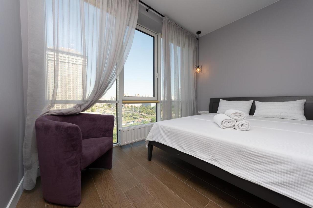 Stylish Panoramic Apartments. Smartplaza. Metro Minskaya Kiev Eksteriør bilde
