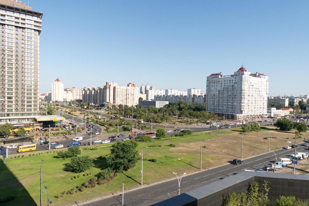Stylish Panoramic Apartments. Smartplaza. Metro Minskaya Kiev Eksteriør bilde